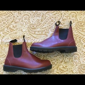 BLUNDSTONE NEW Burgundy 550 Bootie